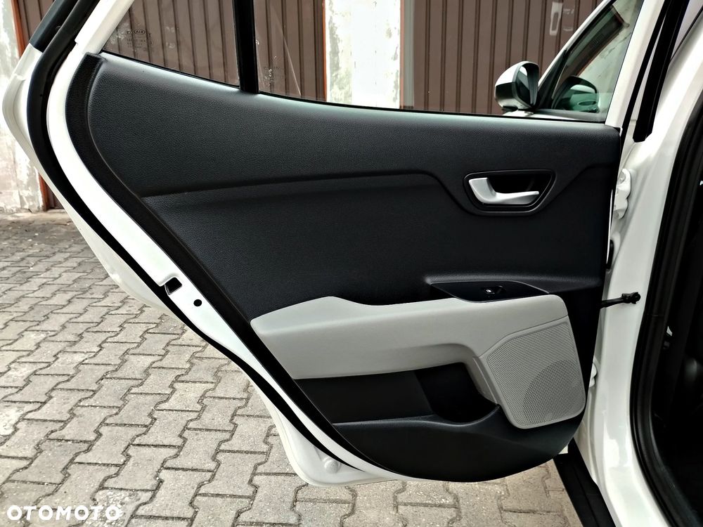 Kia Stonic - 23