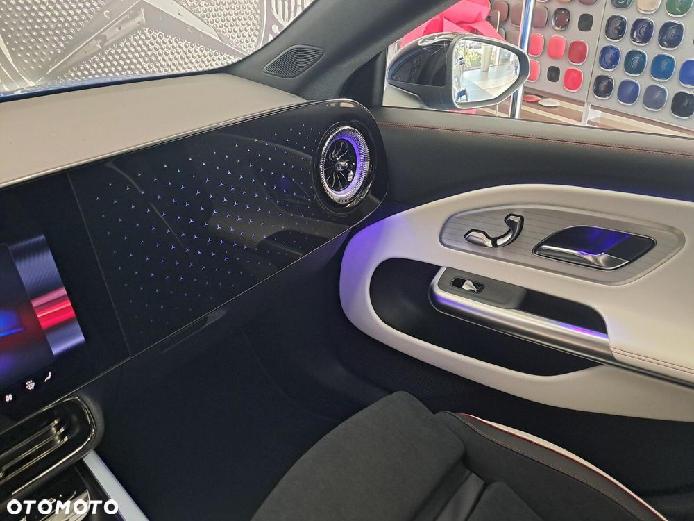 Mercedes-Benz CLA - 33