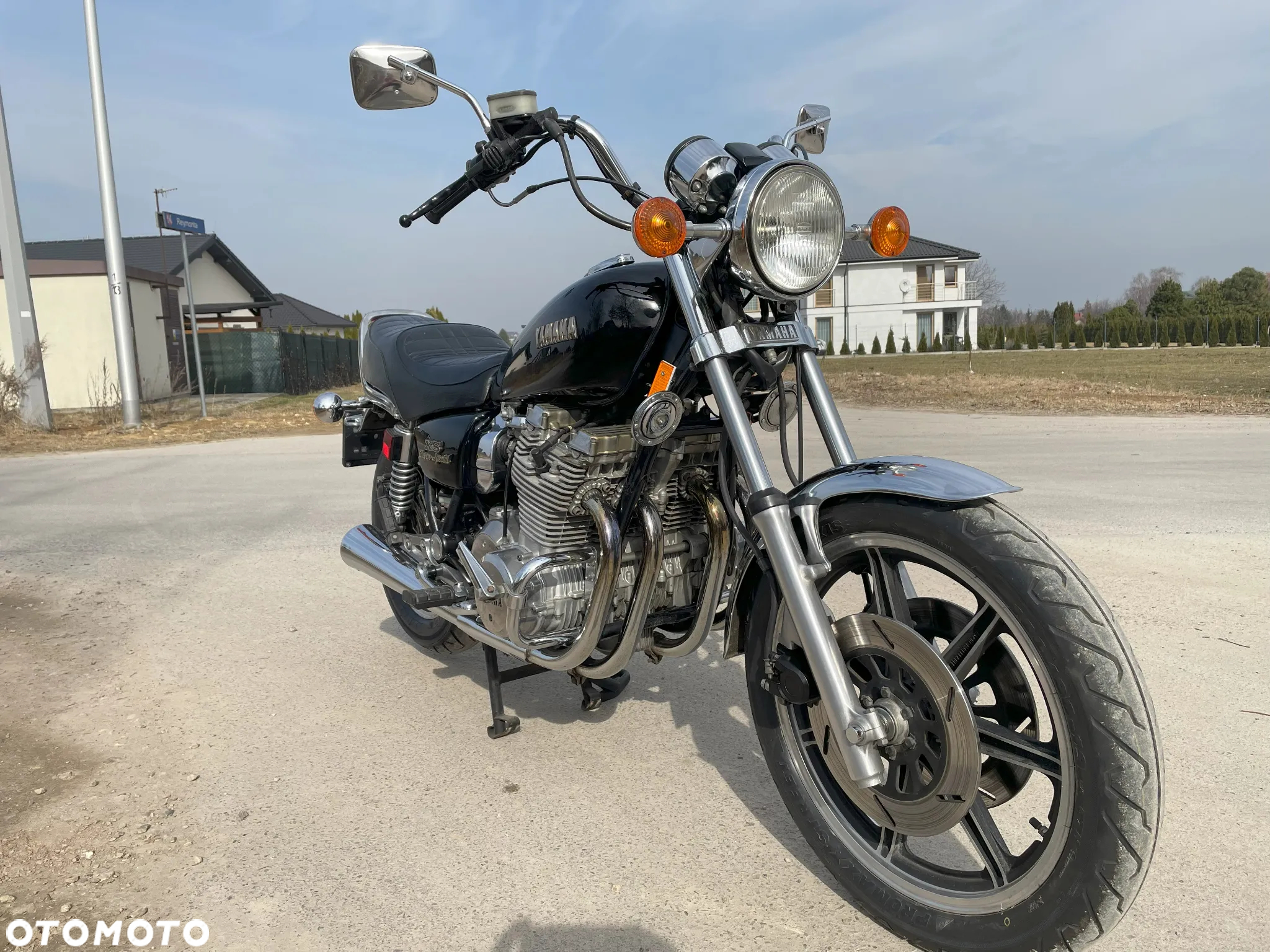 Yamaha XS - 2