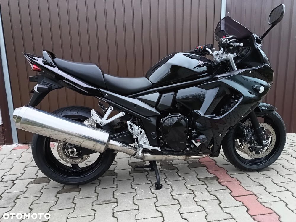 Suzuki GSX - 7