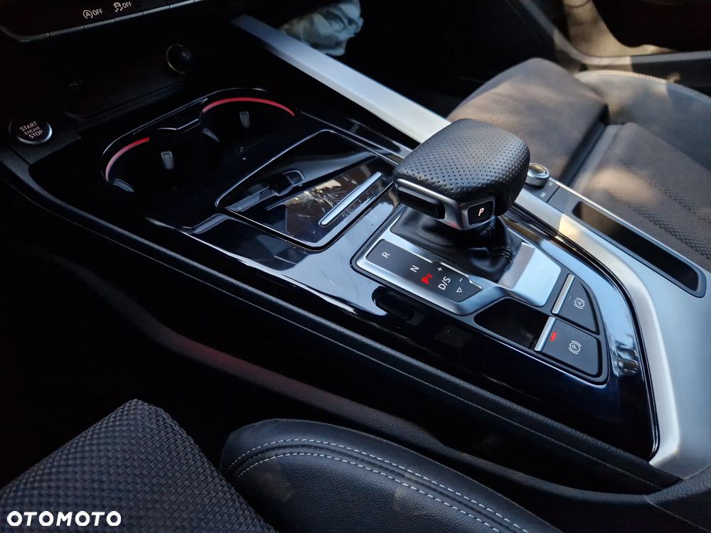 Audi A4 Limousine 35 TFSI mHEV S Line S tronic - 30