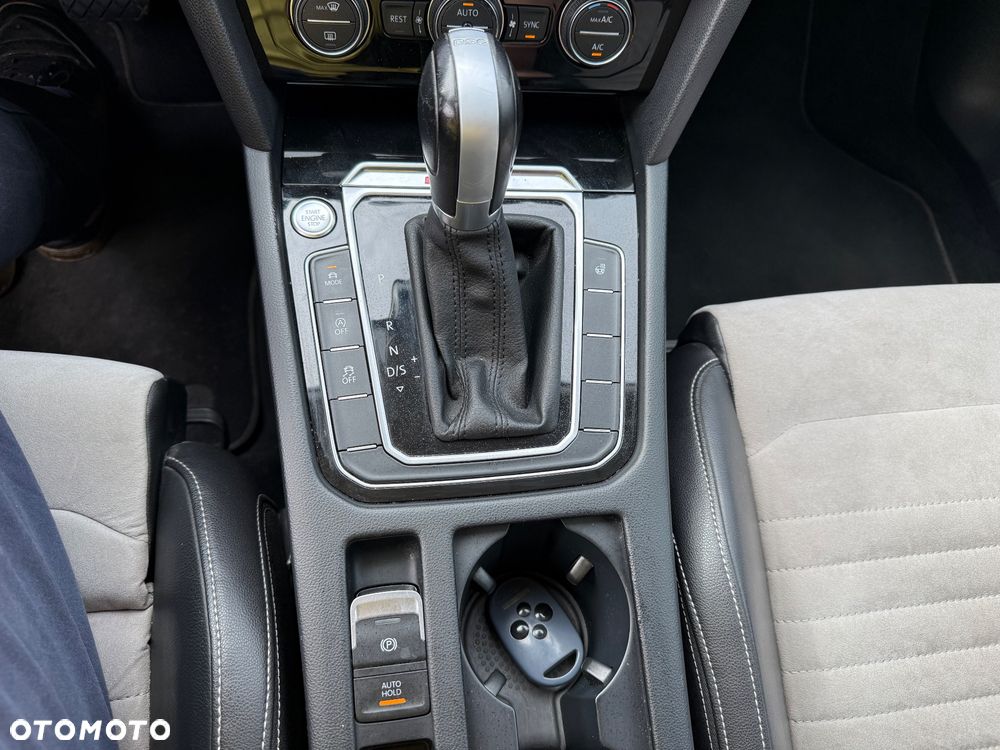 Volkswagen Passat - 14