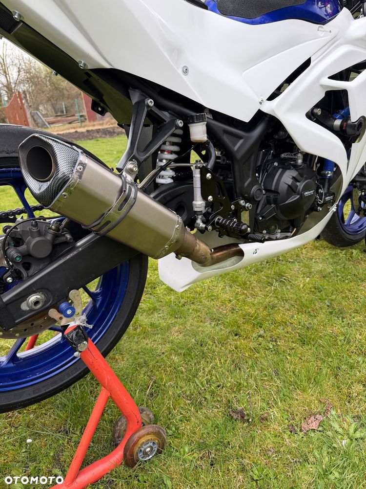 Yamaha R3 - 6