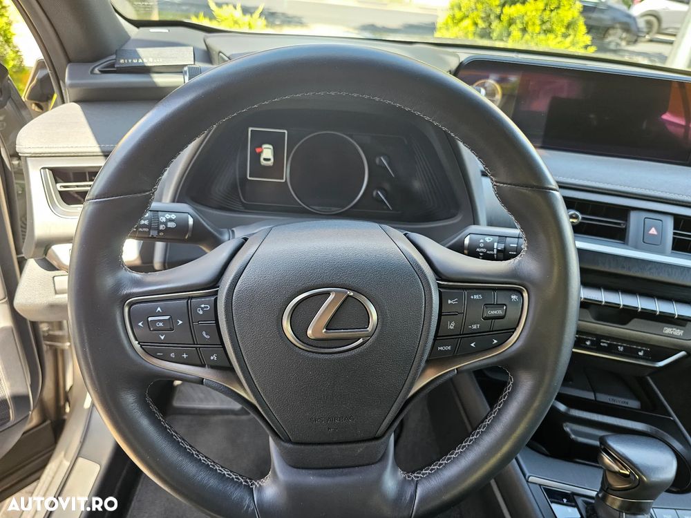 Lexus UX 250h Luxury Line - 21