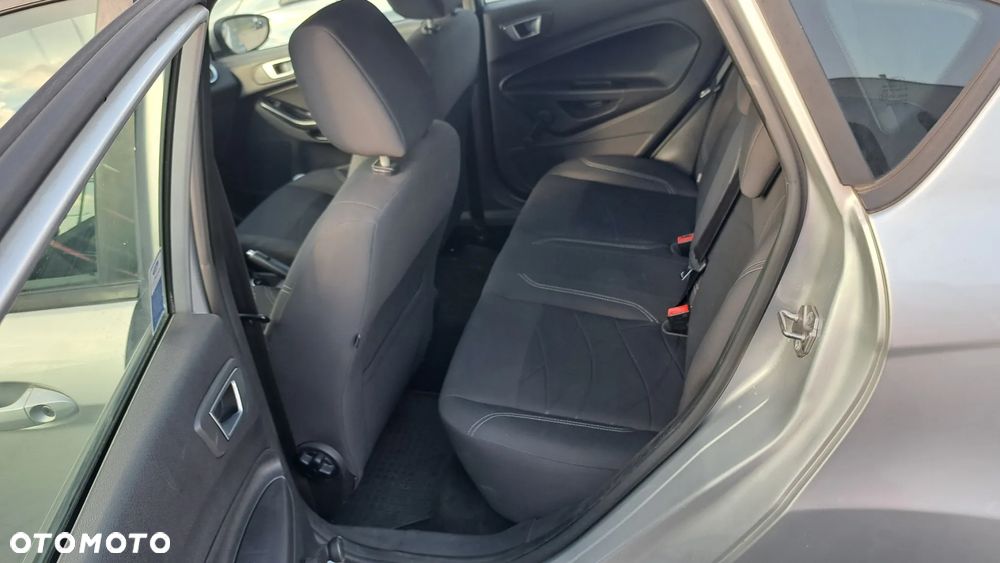 Ford Fiesta 1.5 TDCi Ambiente - 8