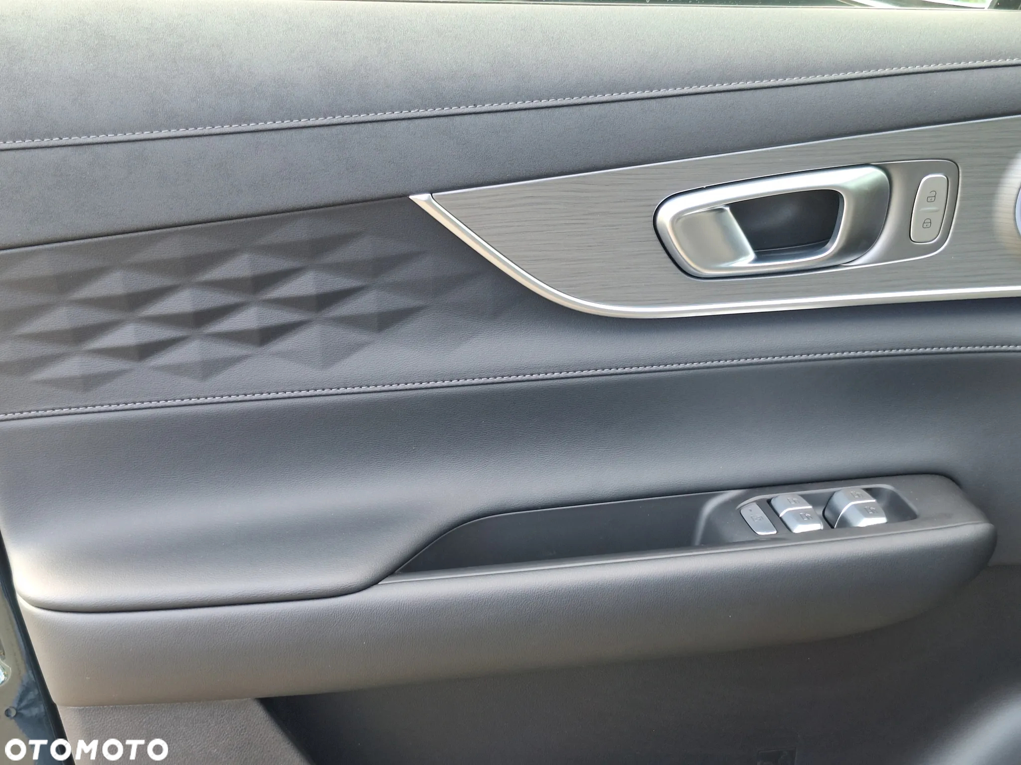Chery Tiggo 8 - 11