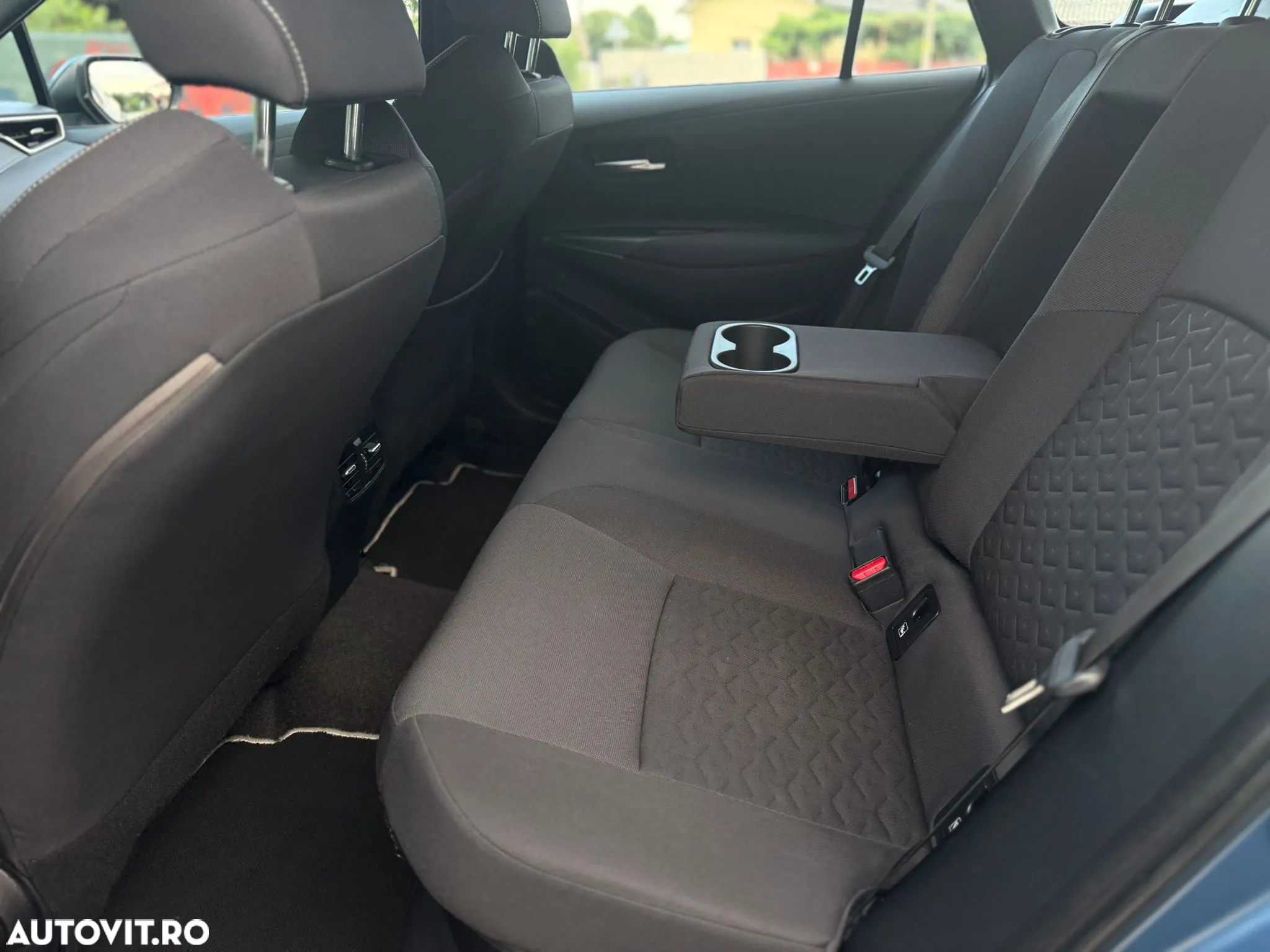 Toyota Corolla 1.8 HSD Dynamic GR Sport - 7