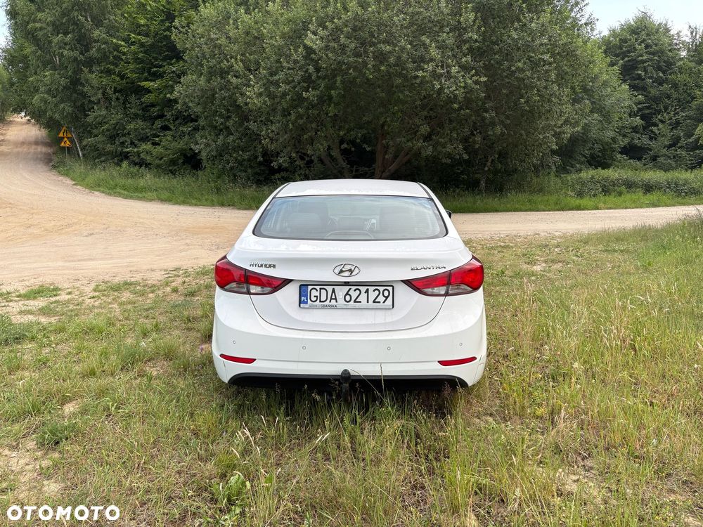 Hyundai Elantra - 6