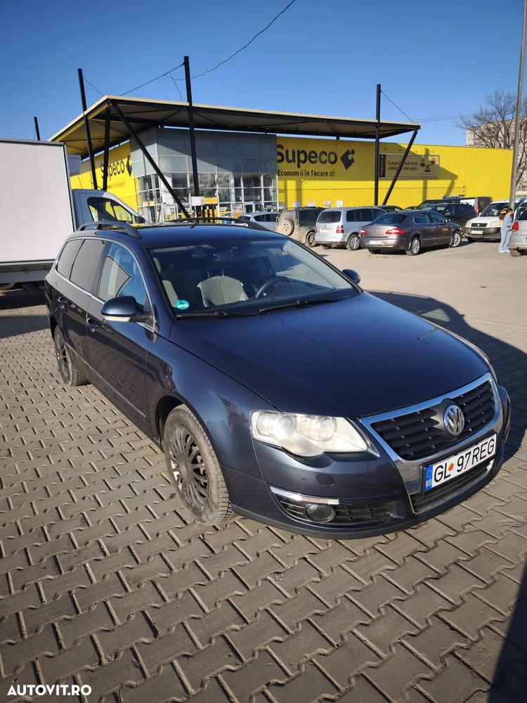 Volkswagen Passat - 1