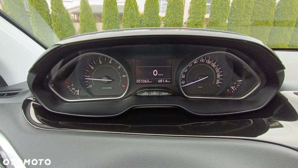 Peugeot 208 82 VTI Allure - 11