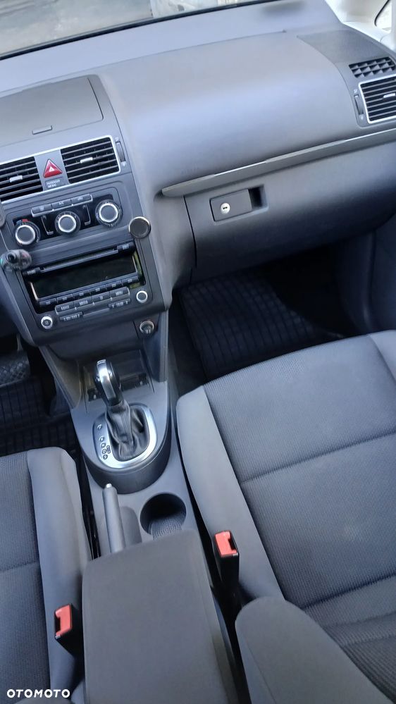 Volkswagen Touran 1.6 TDI DPF Trendline DSG - 25