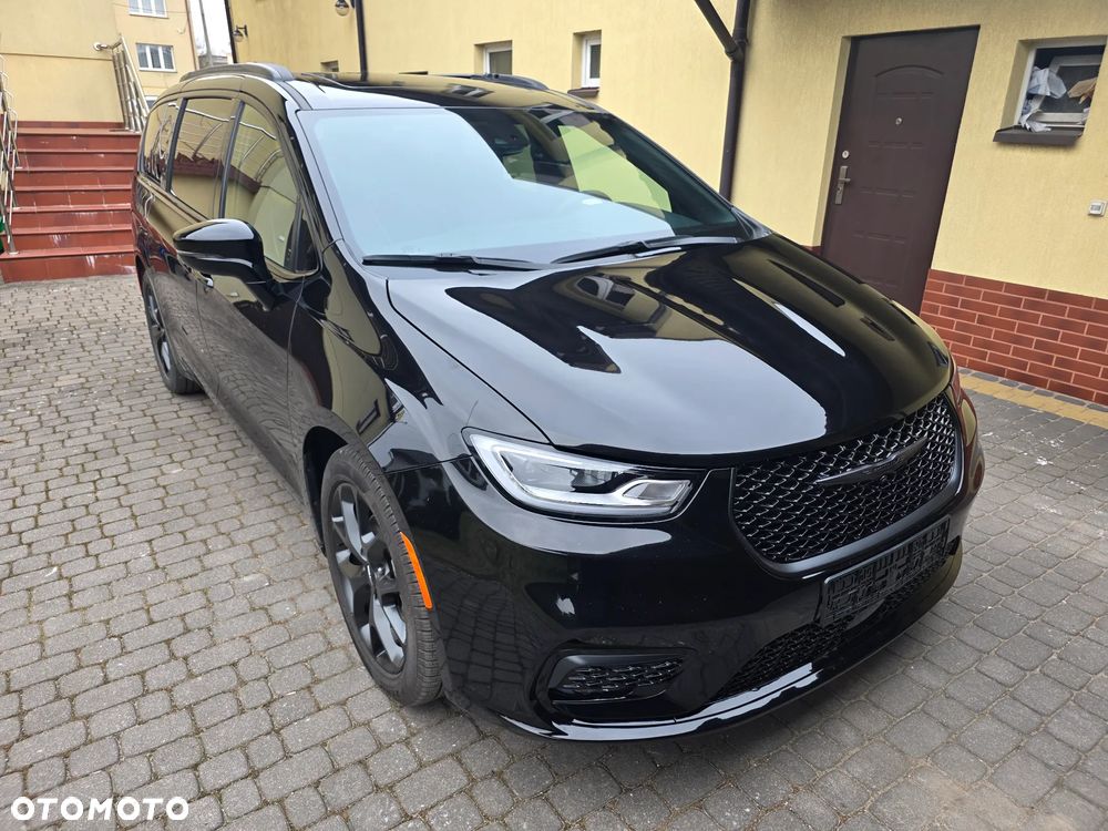 Chrysler Pacifica - 3