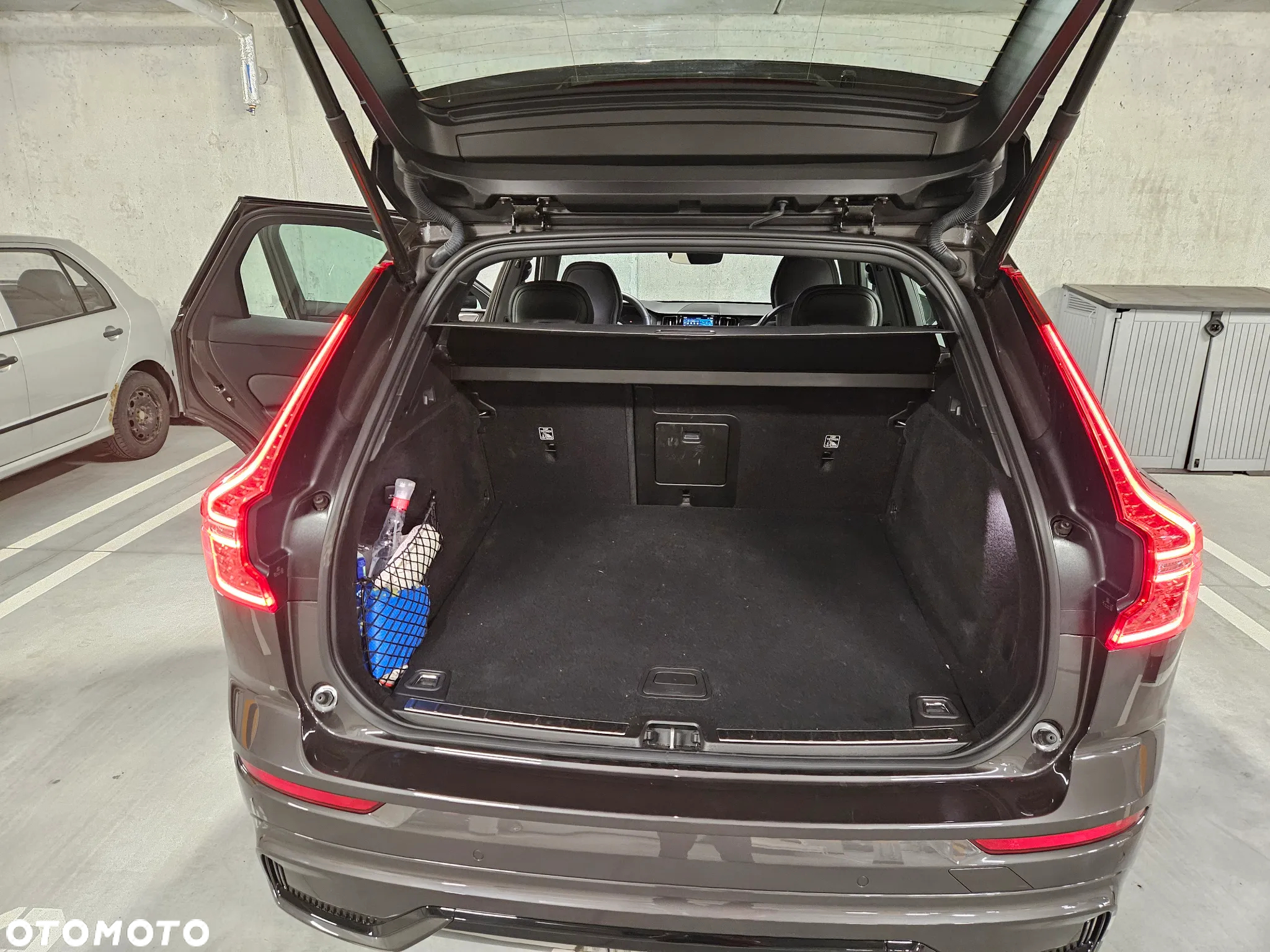 Volvo XC 60 T4 R-Design - 12