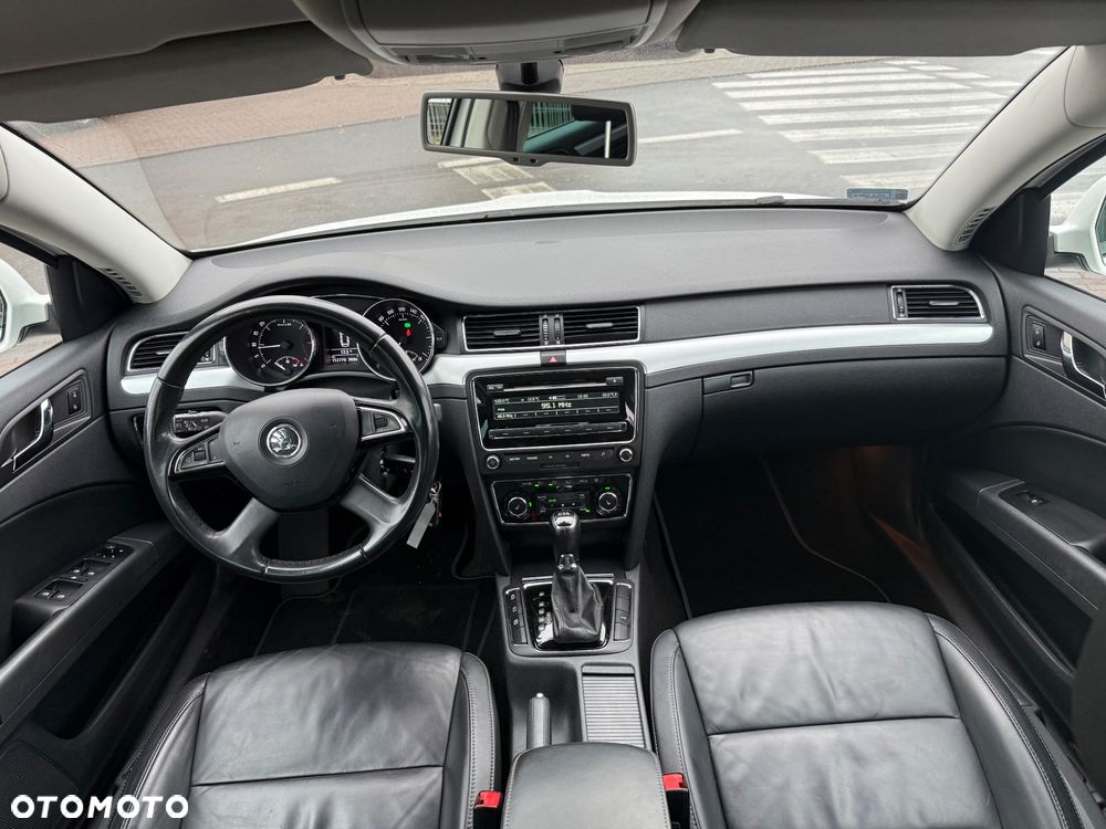 Skoda Superb 2.0 TDI DSG Exclusive - 8