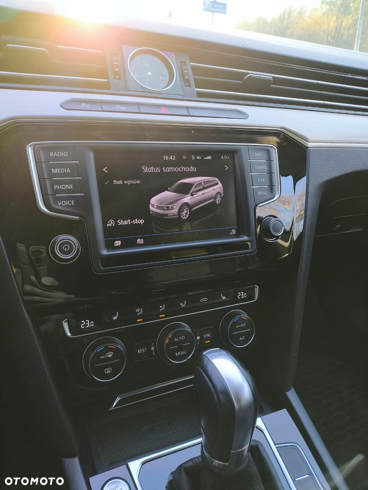 Volkswagen Passat - 4