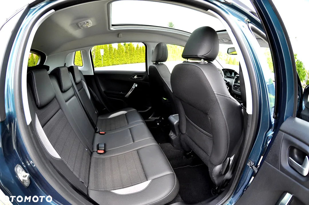 Peugeot 2008 1.2 Pure Tech GPF Allure S&S - 18