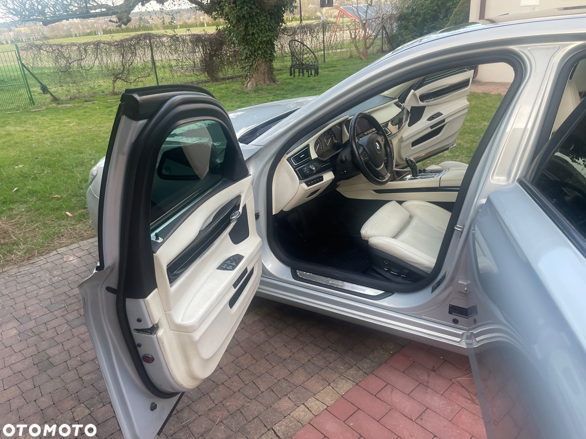 BMW Seria 7 750i L xDrive - 25