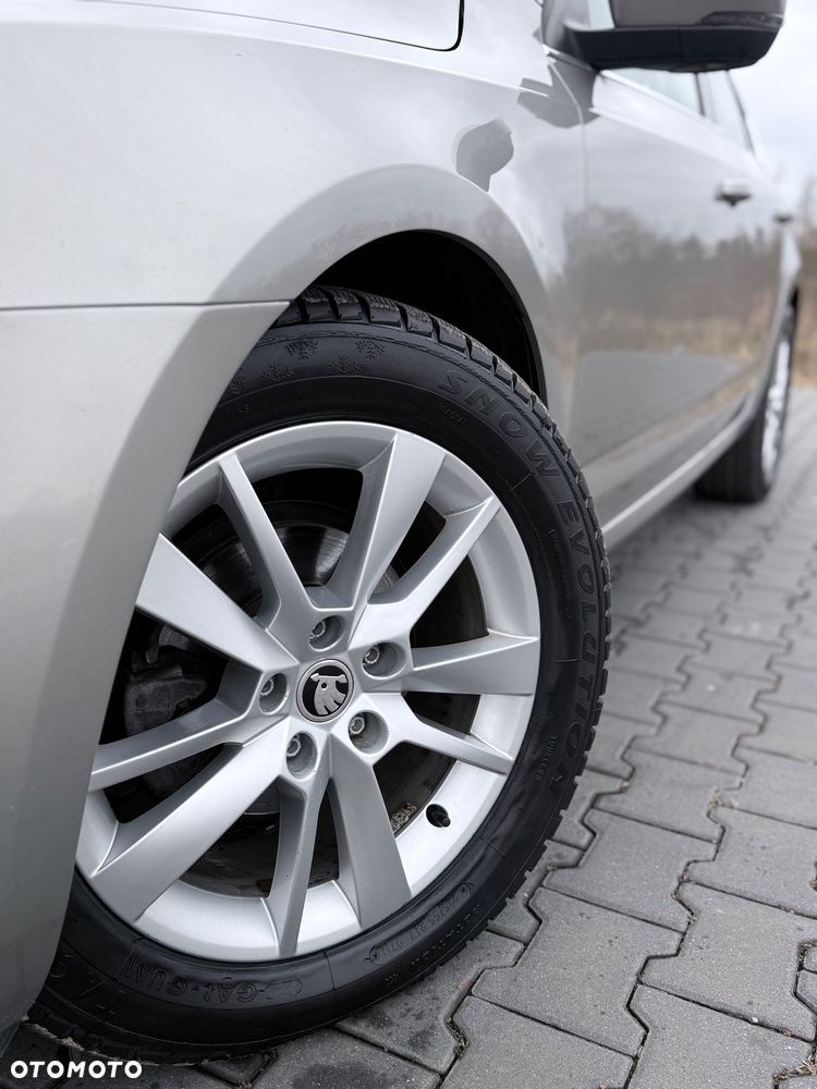 Skoda Octavia 1.6 TDI SCR Style DSG - 13