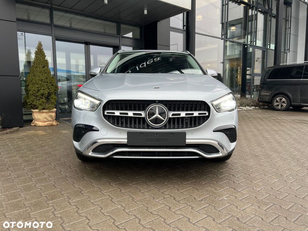 Mercedes-Benz GLA - 5