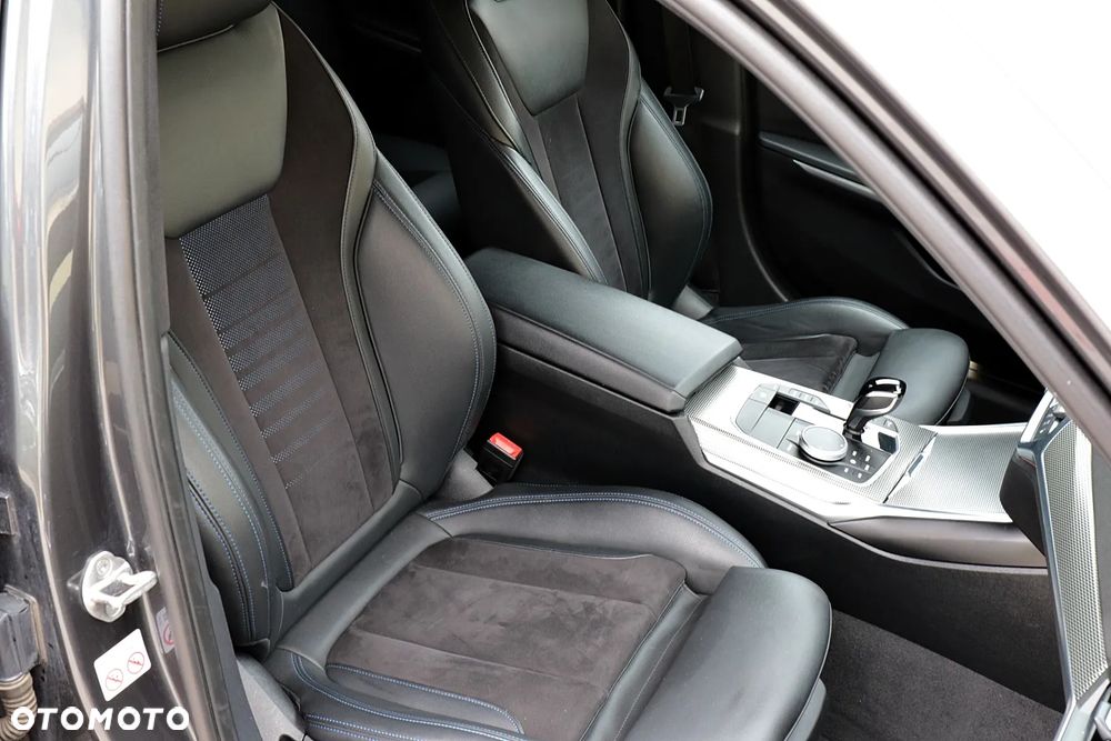 BMW Seria 3 320d Touring M Sport - 29