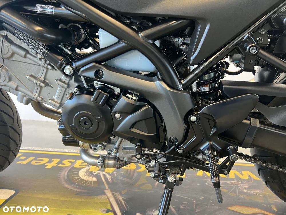 Suzuki SV - 15