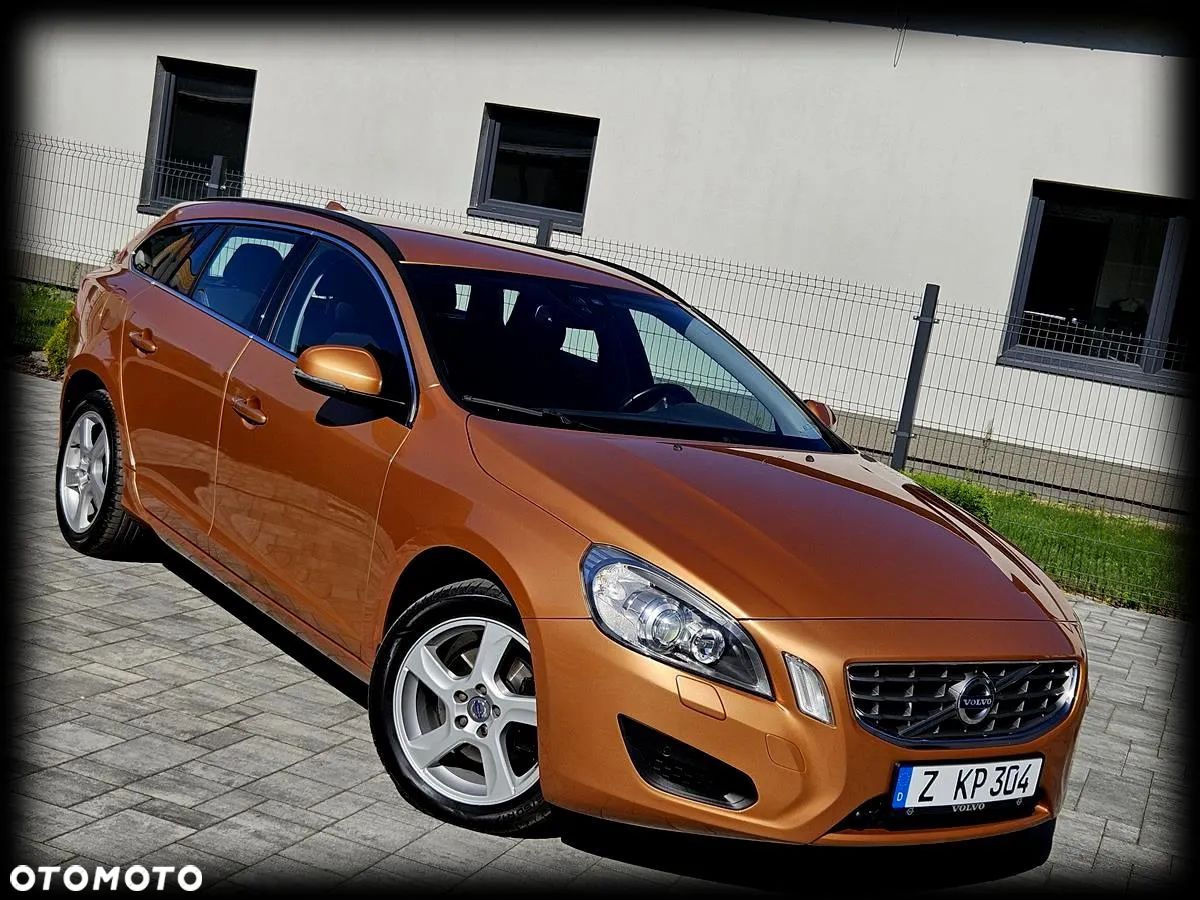 Volvo V60 D3 Summum - 1