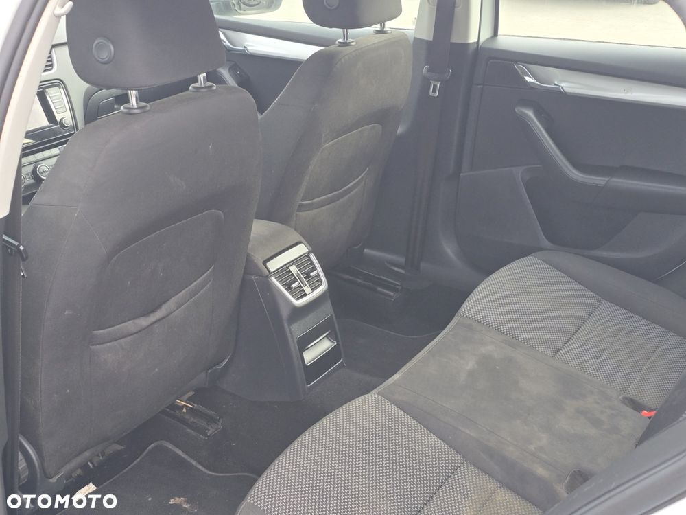 Skoda Octavia 1.6 TDI DPF Ambition - 12