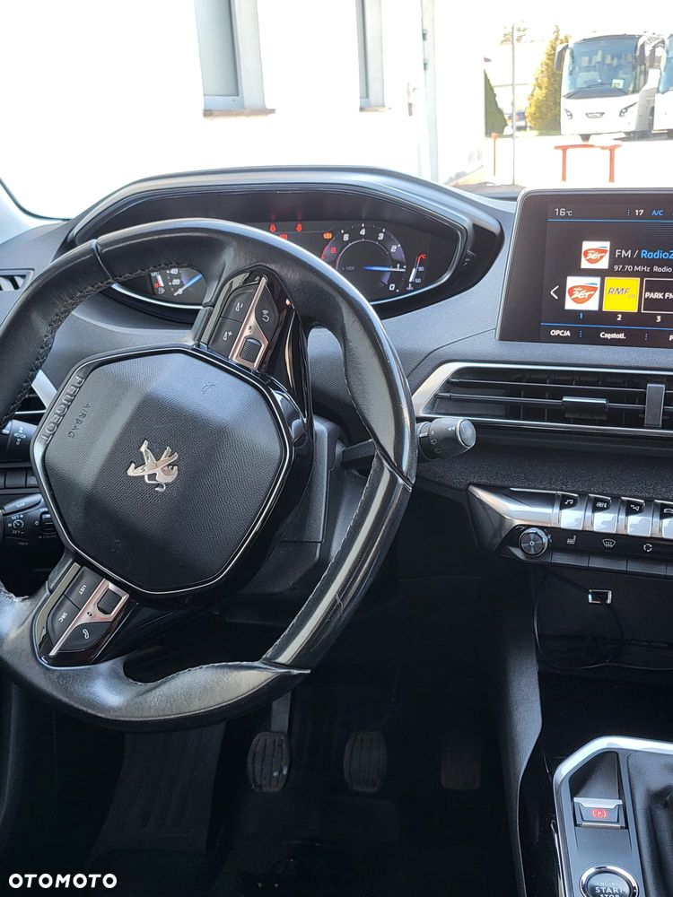 Peugeot 3008 1.2 PureTech GPF Allure S&S - 8