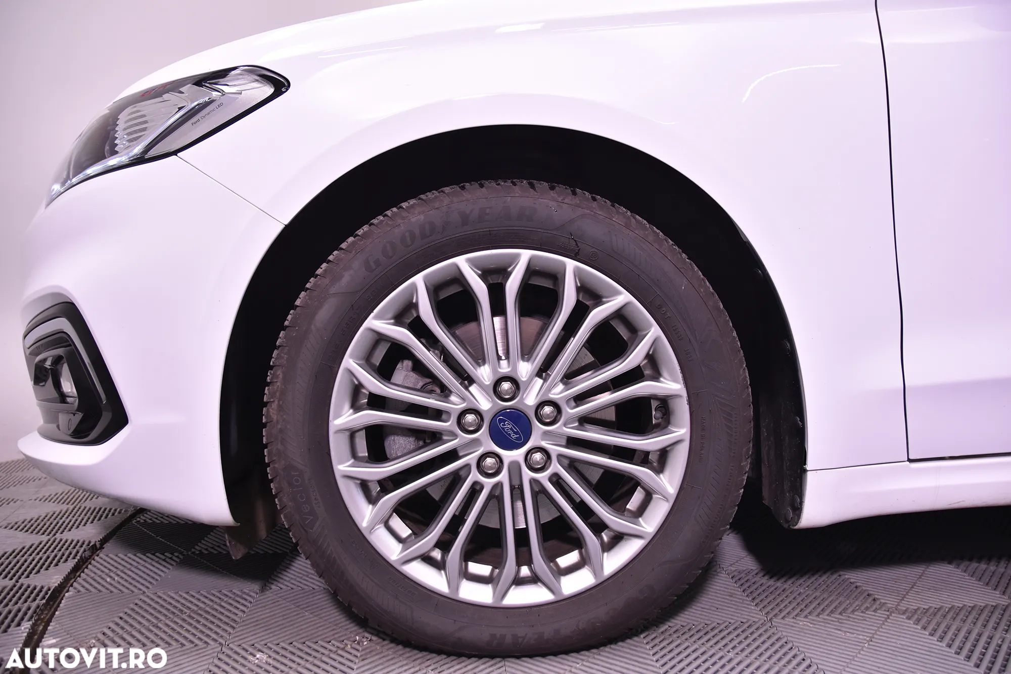 Ford Mondeo - 13