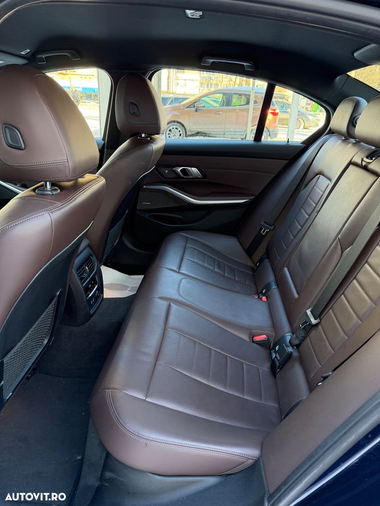 BMW Seria 3 330e Aut. Luxury Line - 10