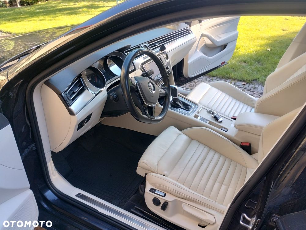 Volkswagen Passat 2.0 TDI Bi-Turbo BMT 4Mot Highline DSG - 12