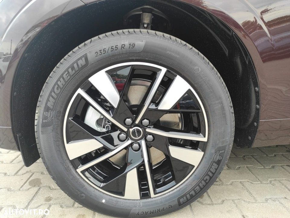 VOLVO XC60 2025 — imagine 20