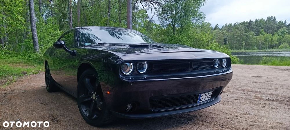 Dodge Challenger - 1