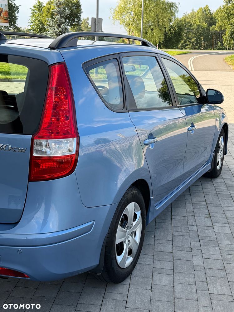 Hyundai i30 1.6 blue Classic - 12