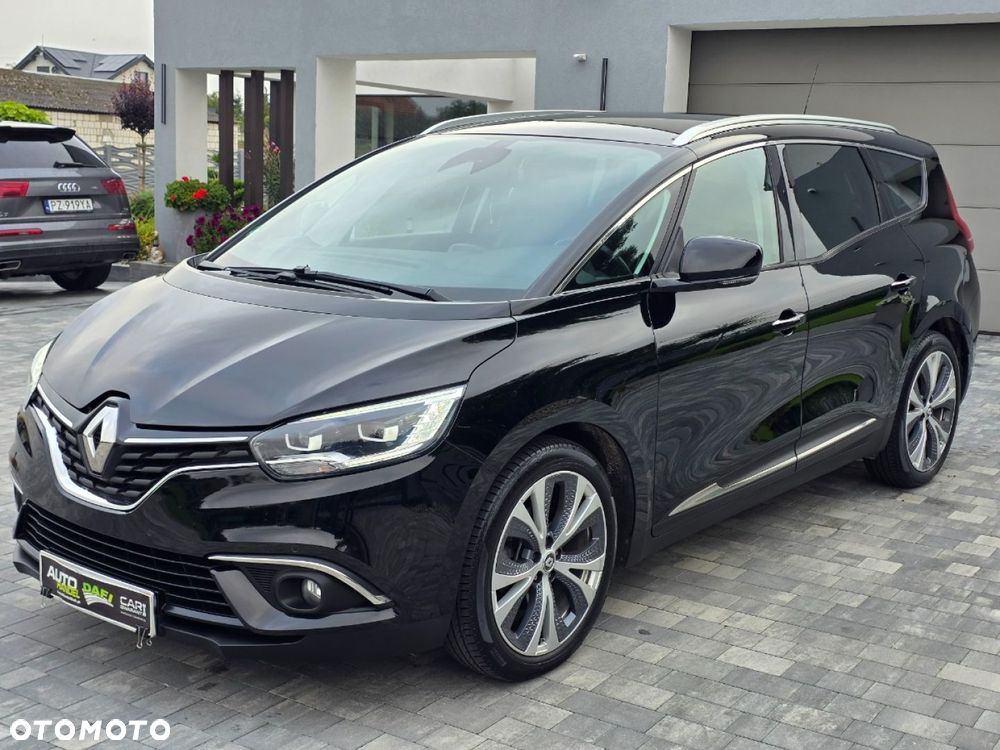 Renault Grand Scenic - 32