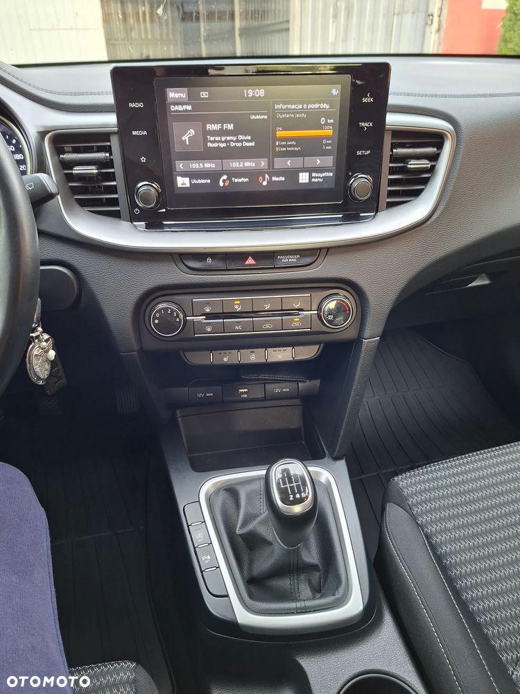 Kia XCeed - 12