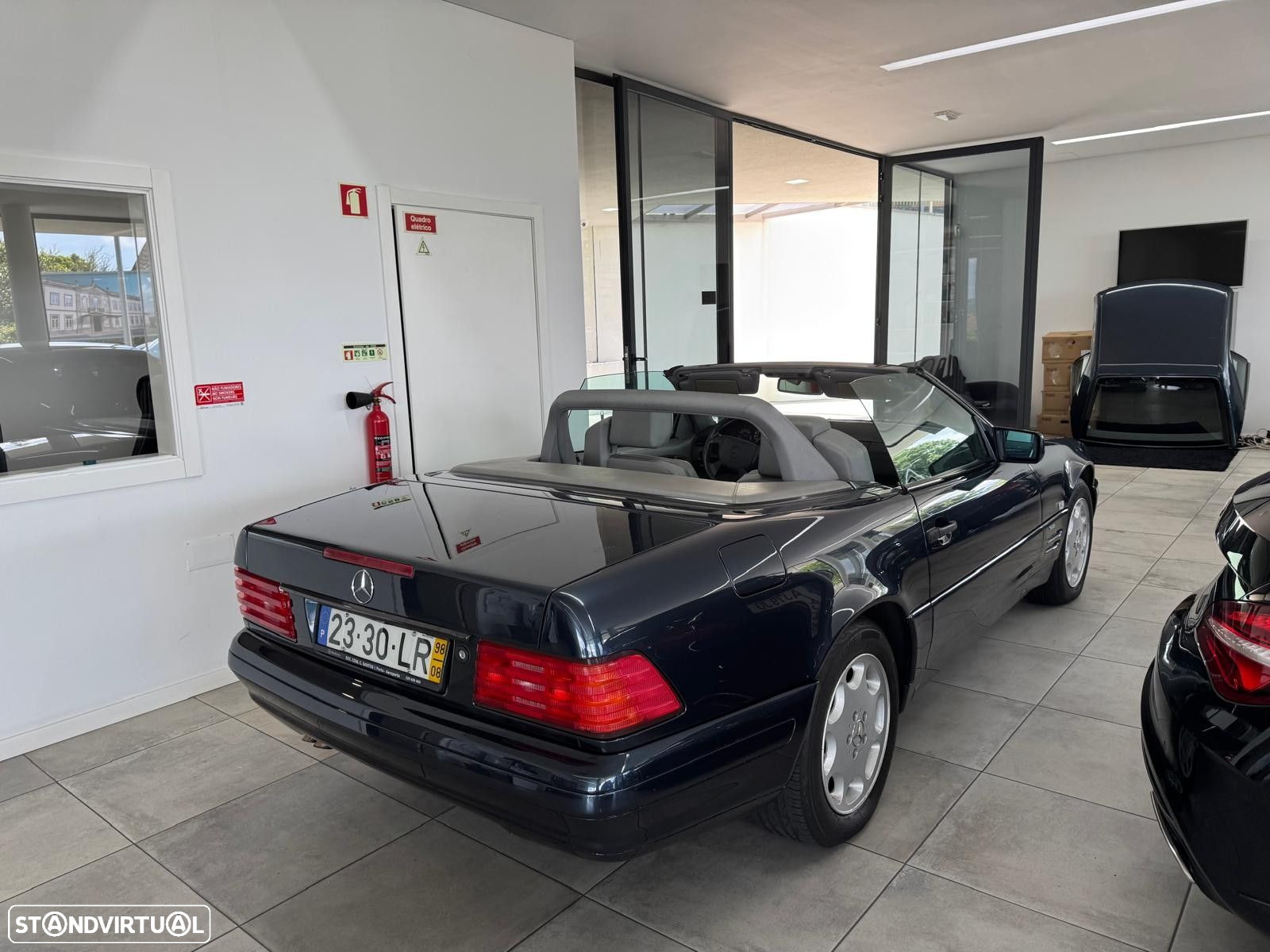 Mercedes-Benz SL 280 - 35