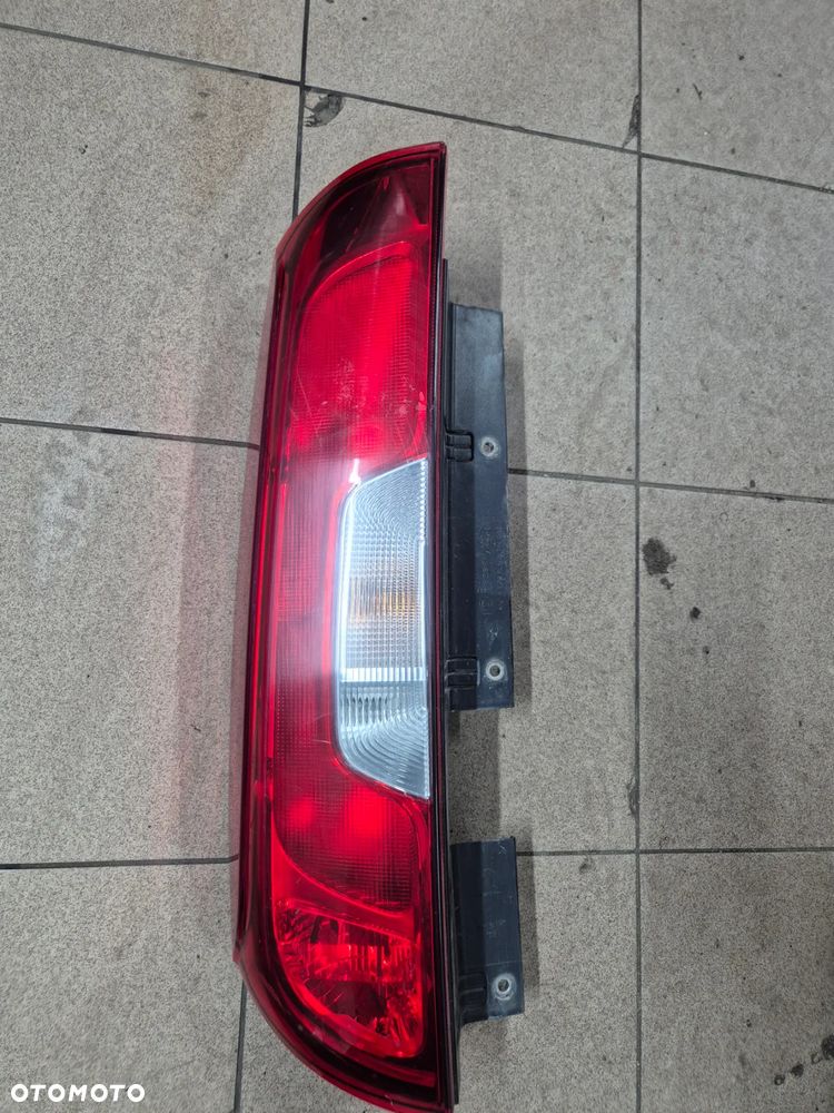 LAMPA LEWA TYŁ FIAT DOBLO II LIFT  15-22r. - 1
