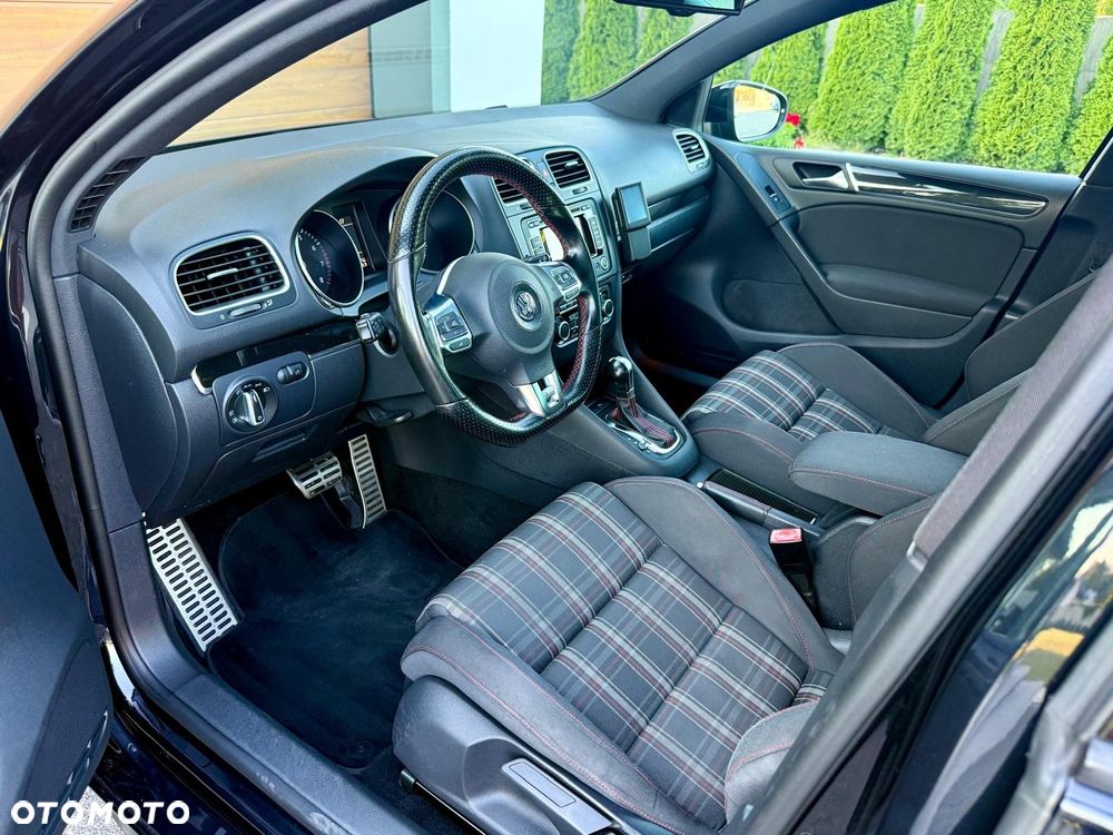 Volkswagen Golf 2.0 GTI DSG - 17