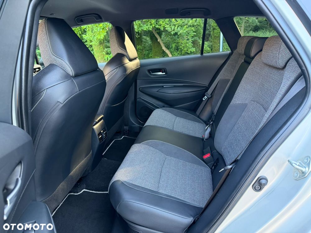 Toyota Corolla 1.8 Hybrid Style - 22