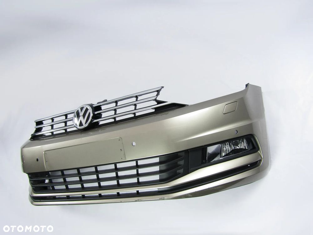 Zderzak przedni VW Touran 15 - 24 Sprysk. / Pdc-6 Kod lakieru LA1X - 8