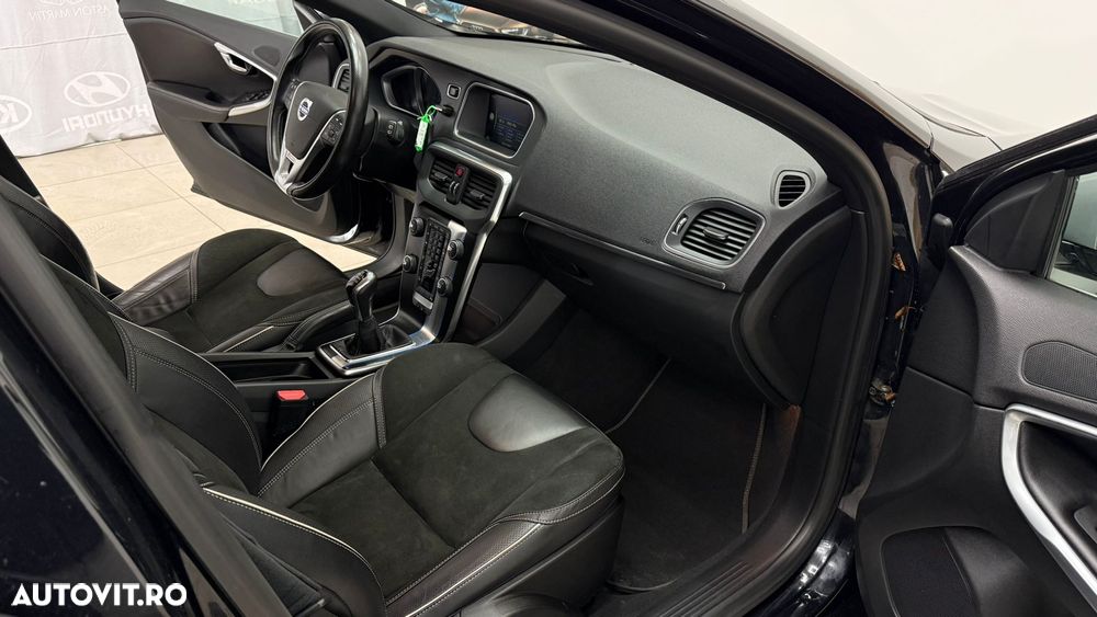 Volvo V40 D2 R Design - 8
