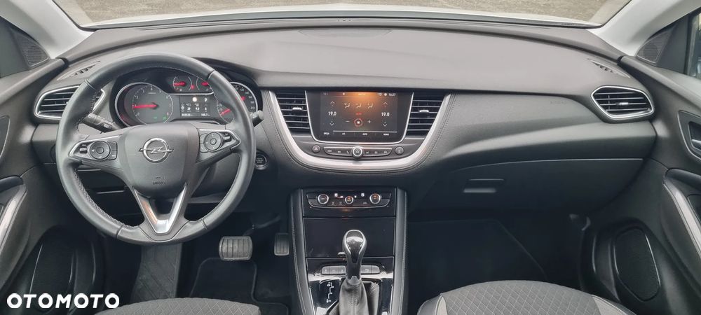 Opel Grandland X 1.2 T GPF Design Line S&S - 32