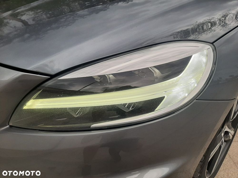 Volvo V40 D3 Geartronic RDesign - 13