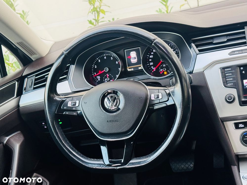 Volkswagen Passat 1.8 TSI BMT Comfortline DSG - 28