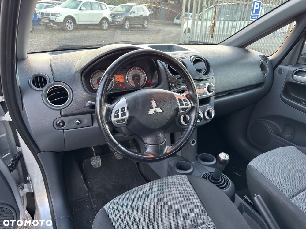 Mitsubishi Colt - 13