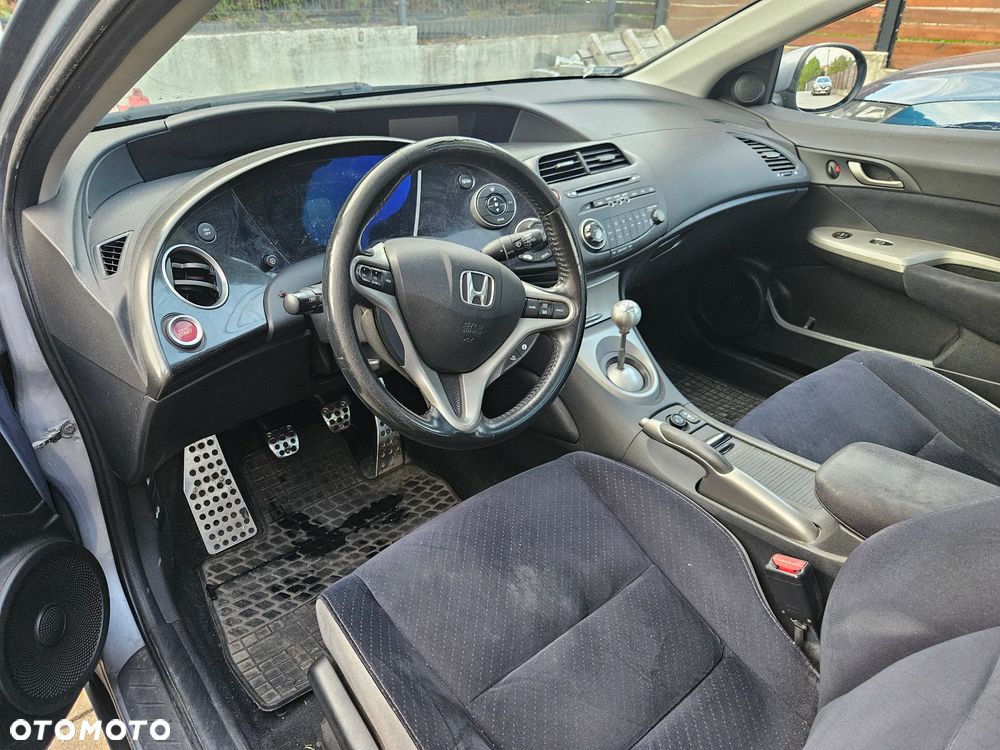 Honda Civic 1.8 Executive - 3
