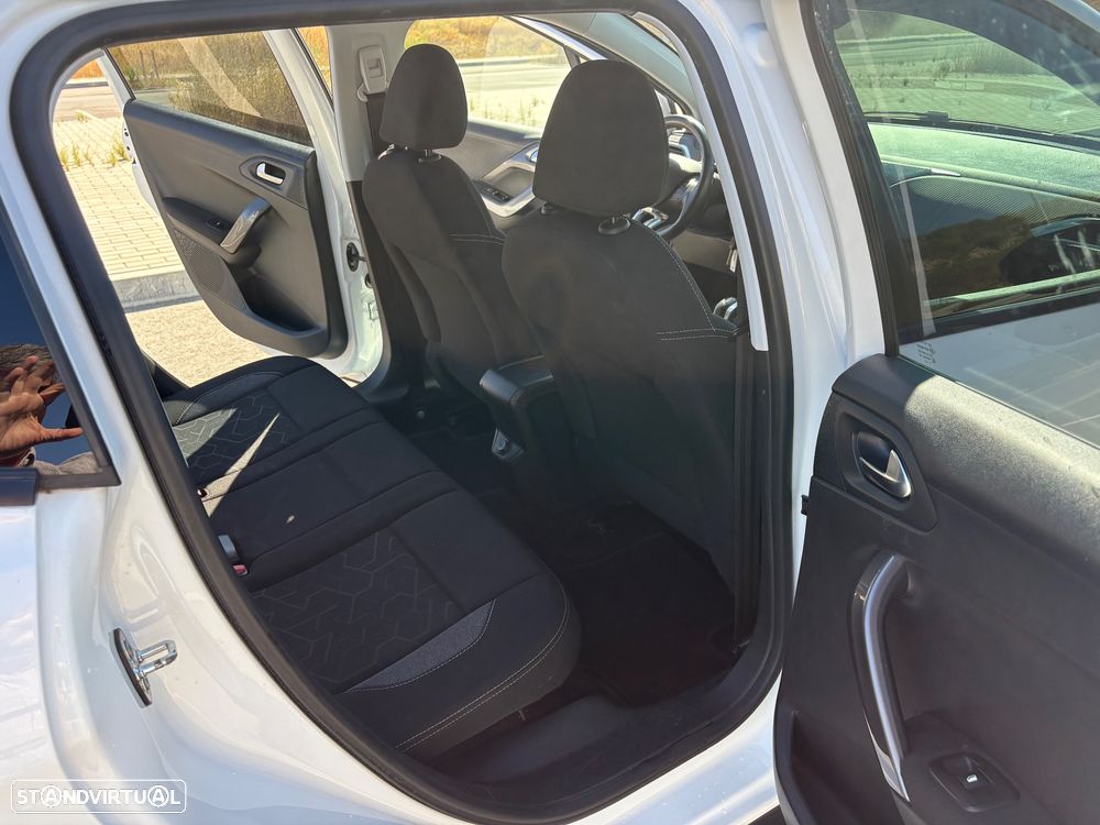 Peugeot 2008 1.2 PureTech Style - 22