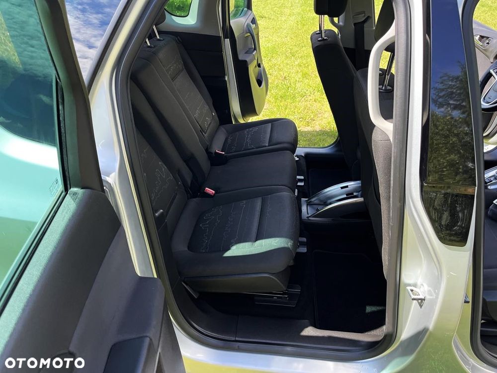 Opel Meriva - 9