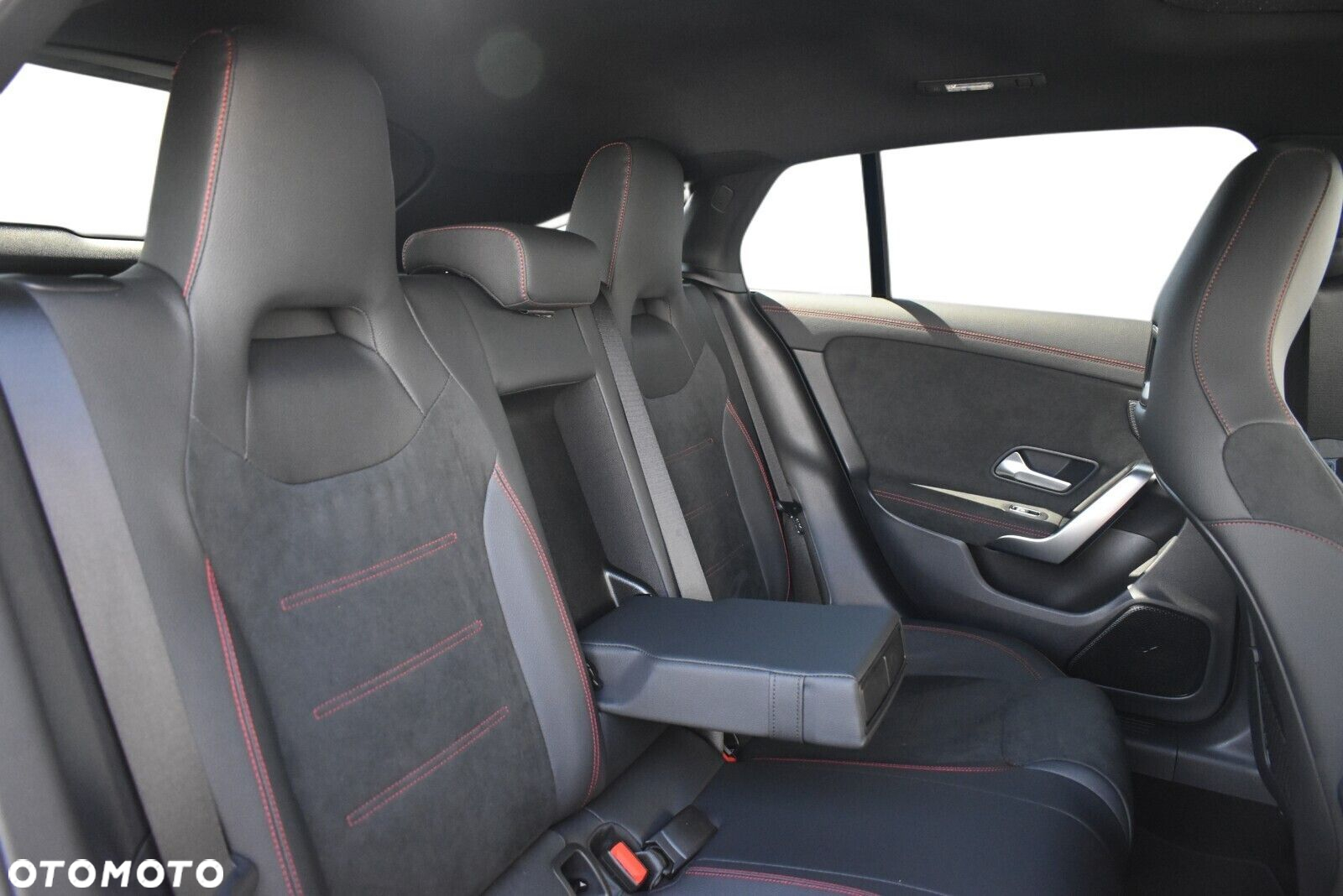 Mercedes-Benz CLA - 9